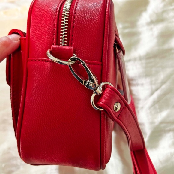 CROSSBODY, LEATHER, ANIMAL HAIR PRINT ON FLAP, RED, REMOVABLE/ADJUSTABLE BUCKLE - Picture 10 of 16